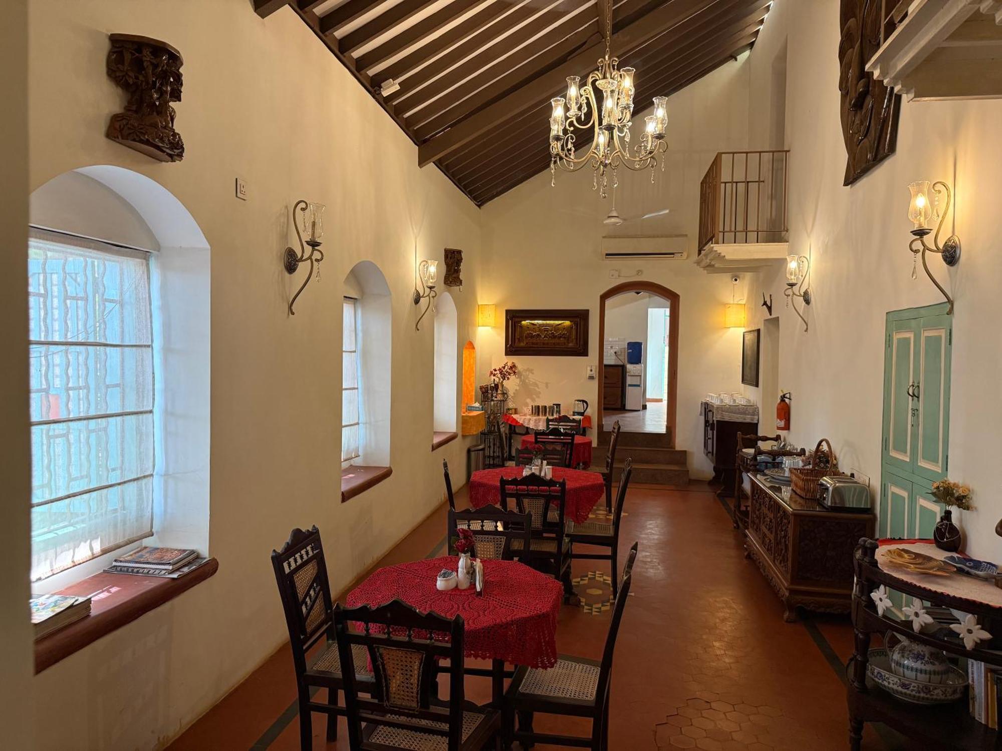 Lar Amorosa Boutique Hotel - Goa Калангут Экстерьер фото
